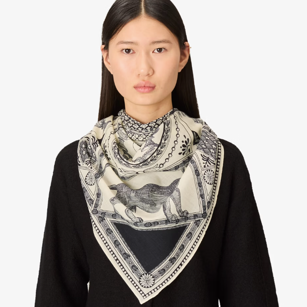 Baracco Triangle Scarf in Black
