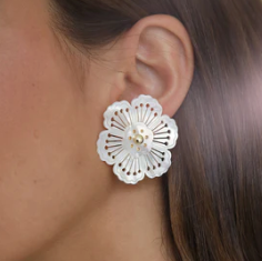 Marguerite Oversized Stud