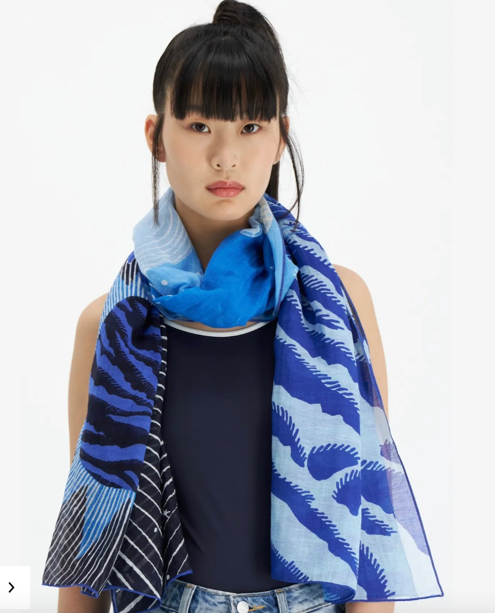 BoomScarfModel.jpg?v=1679001536